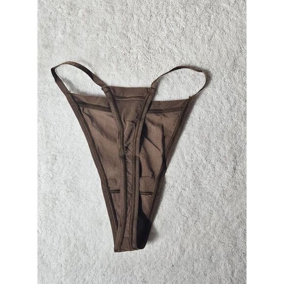 Skims string  panty Nwt - Picture 7 of 8